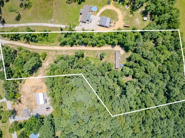 6126 Calvin Potts Rd, Primm Springs, TN 38476