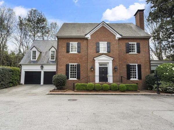 9 Nacoochee Place NW, Atlanta, GA 30305
