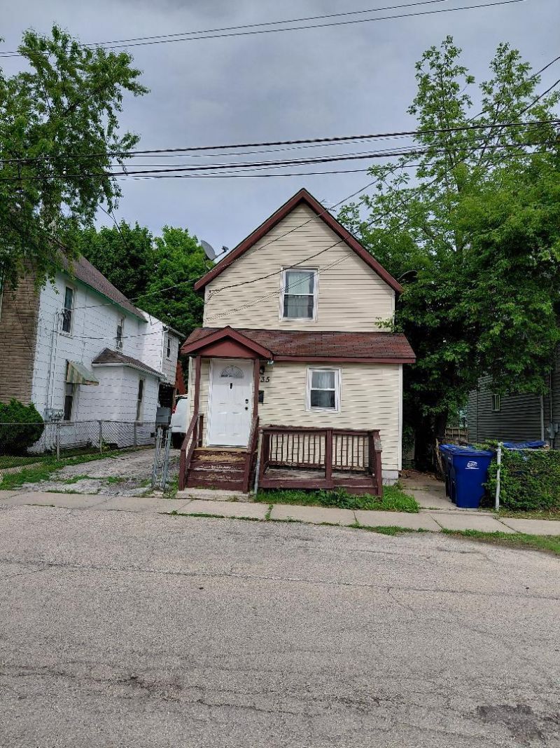 235 S WEST Street , Waukegan, IL 60085