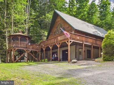 477 FINN SWAMP, LAKEVILLE, PA 18438