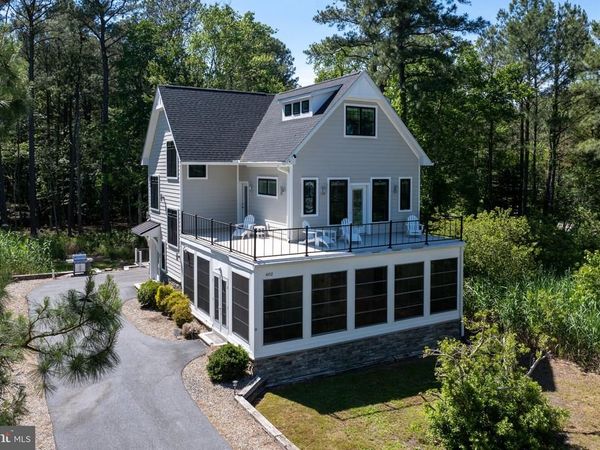 402 SALT POND ROAD , BETHANY BEACH, DE 19930