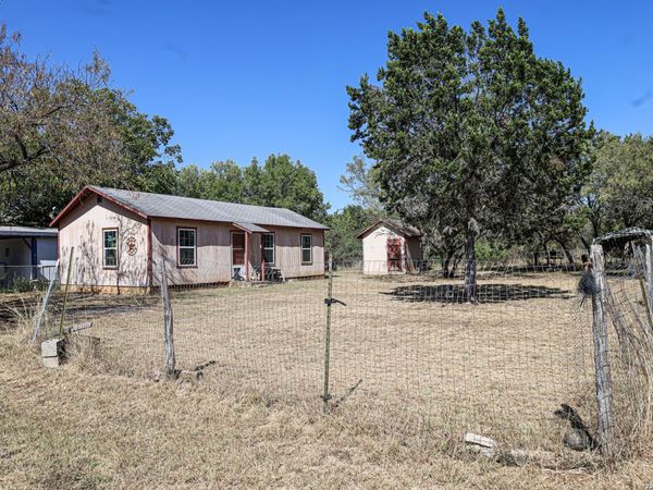 119 HONDO DR, Bandera, TX 78003