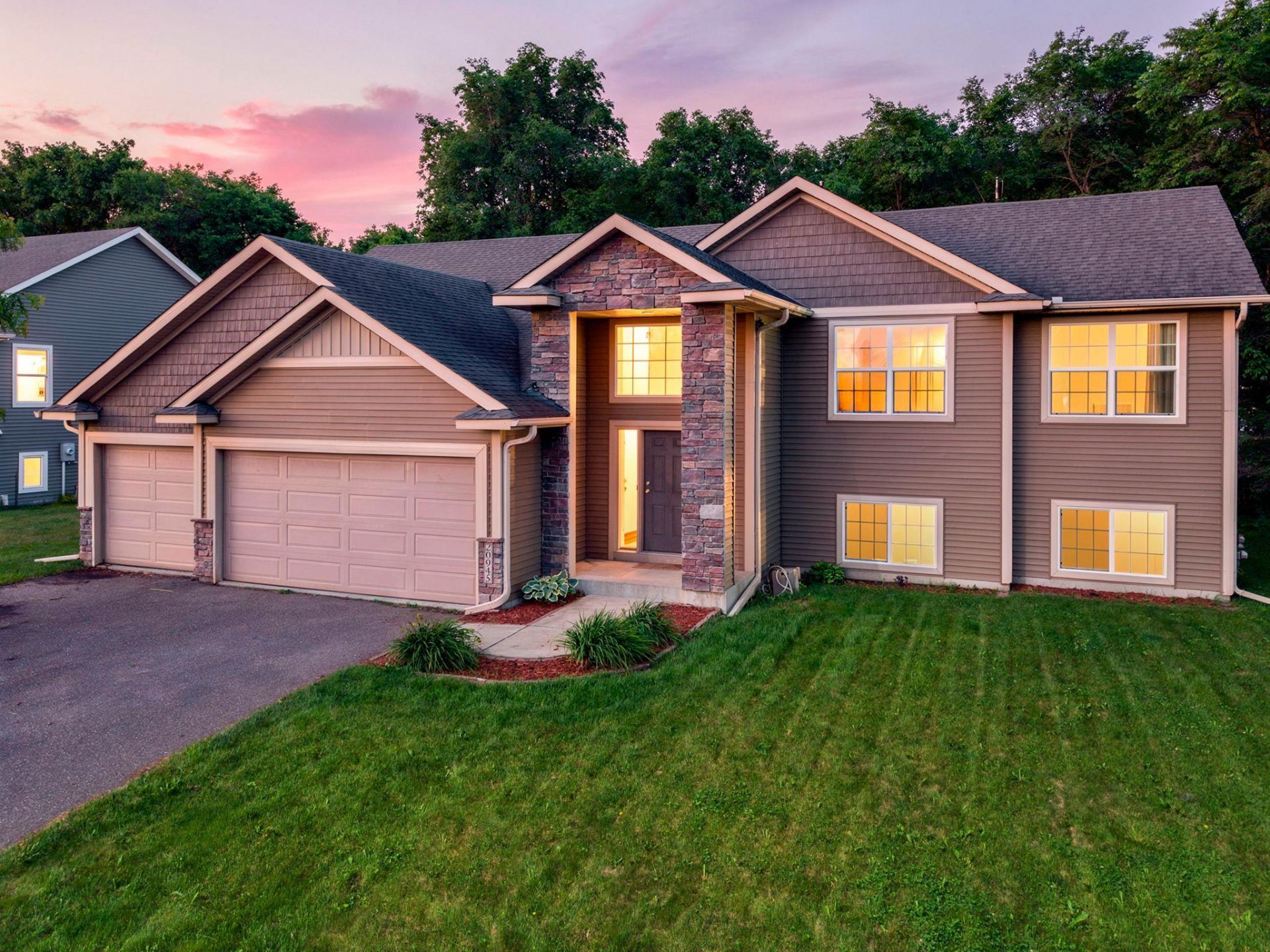 20945 Catalina Way, Farmington, MN 55024