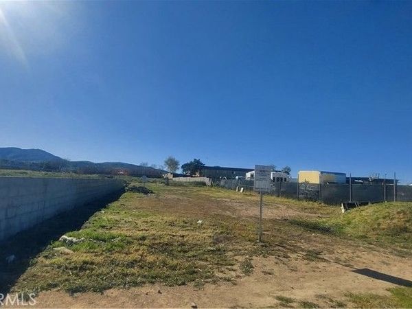 38267 6th E, Palmdale, CA 93550
