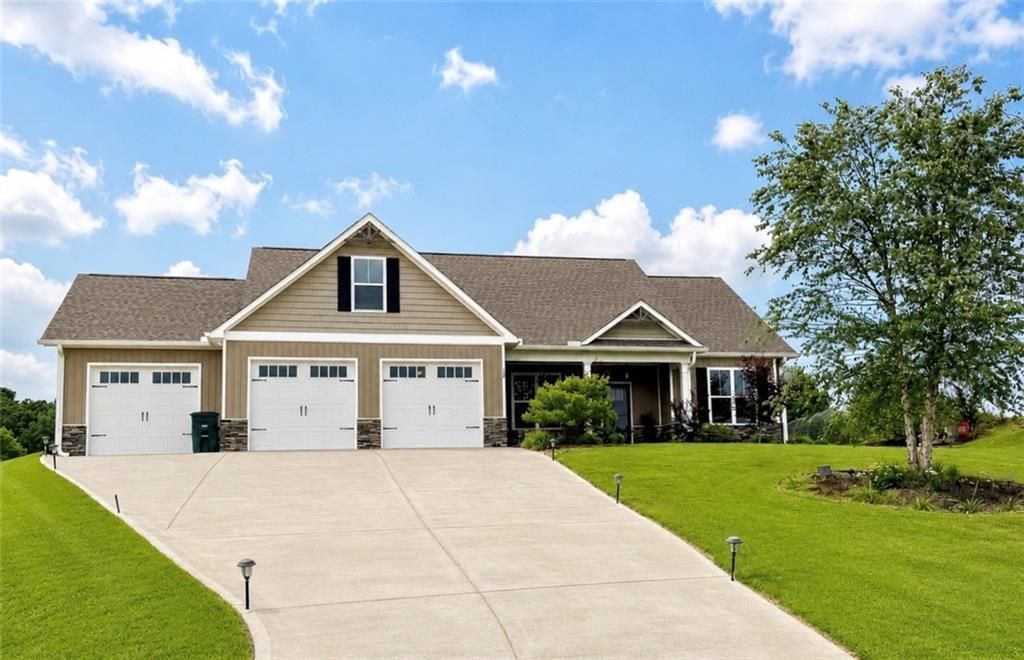 127 Alex Court, Calhoun, GA 30701 Main Photo