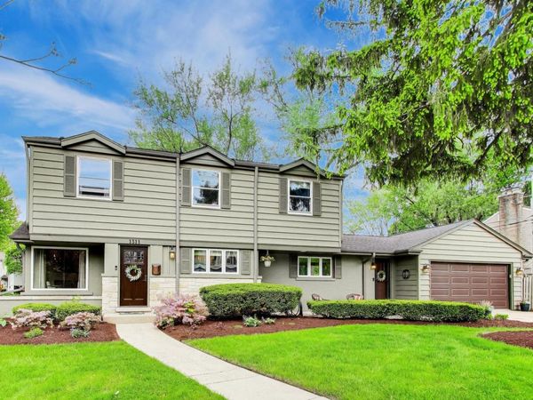 1311 E Woodford Place , Arlington Heights, IL 60004