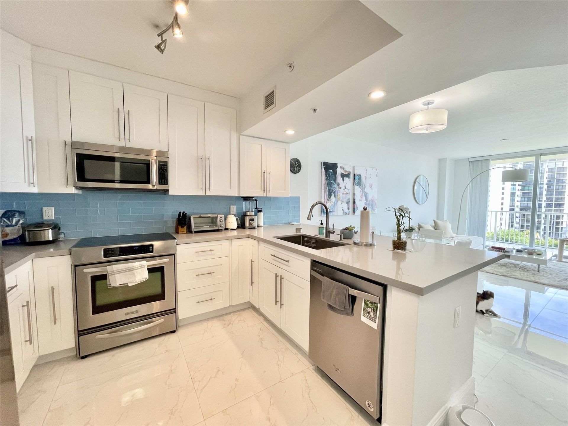 3020 NE 32nd Street, Unit 905, Fort Lauderdale, FL 33306 Photo