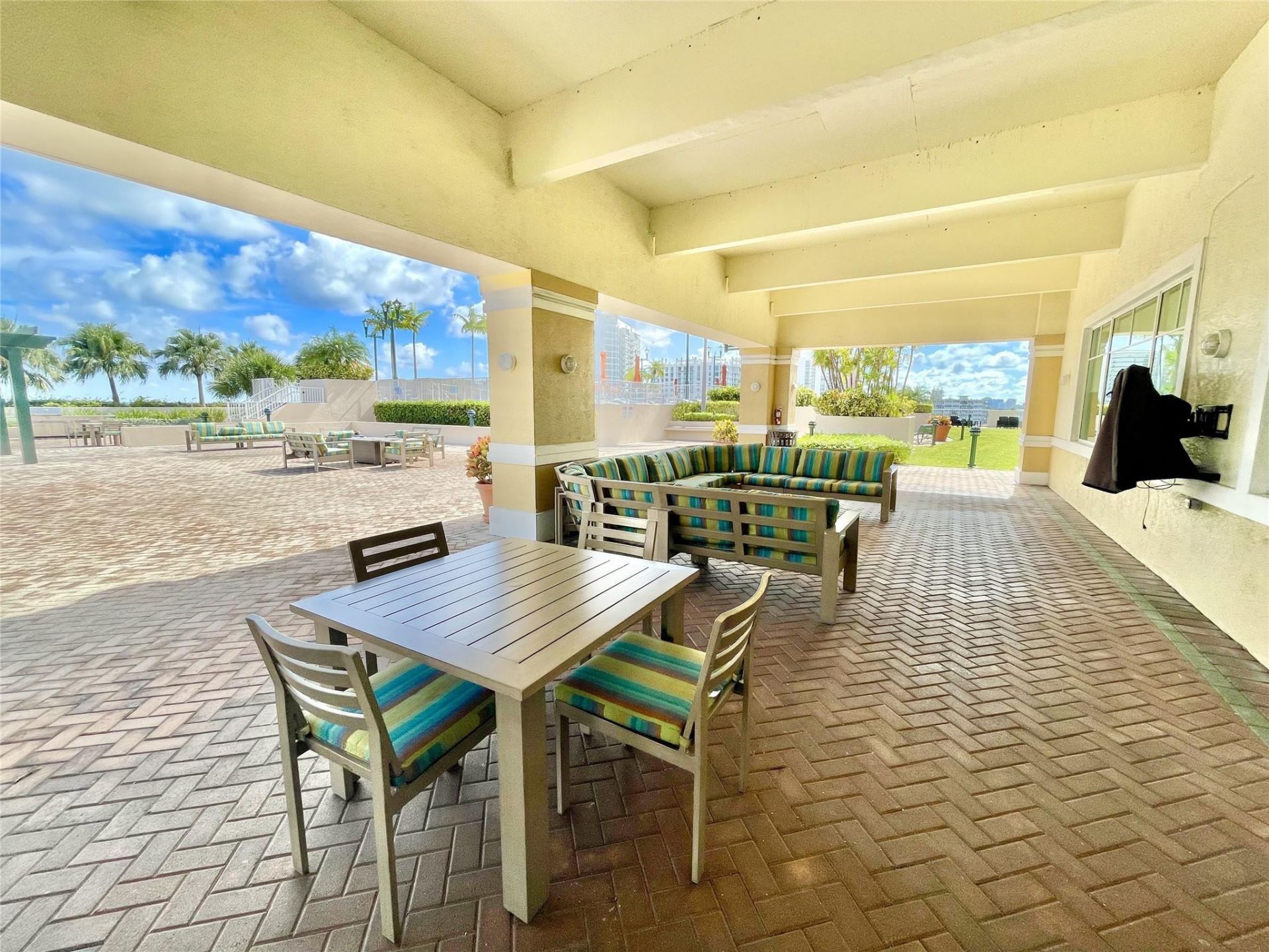 3020 NE 32nd Street, Unit 905, Fort Lauderdale, FL 33306 Photo