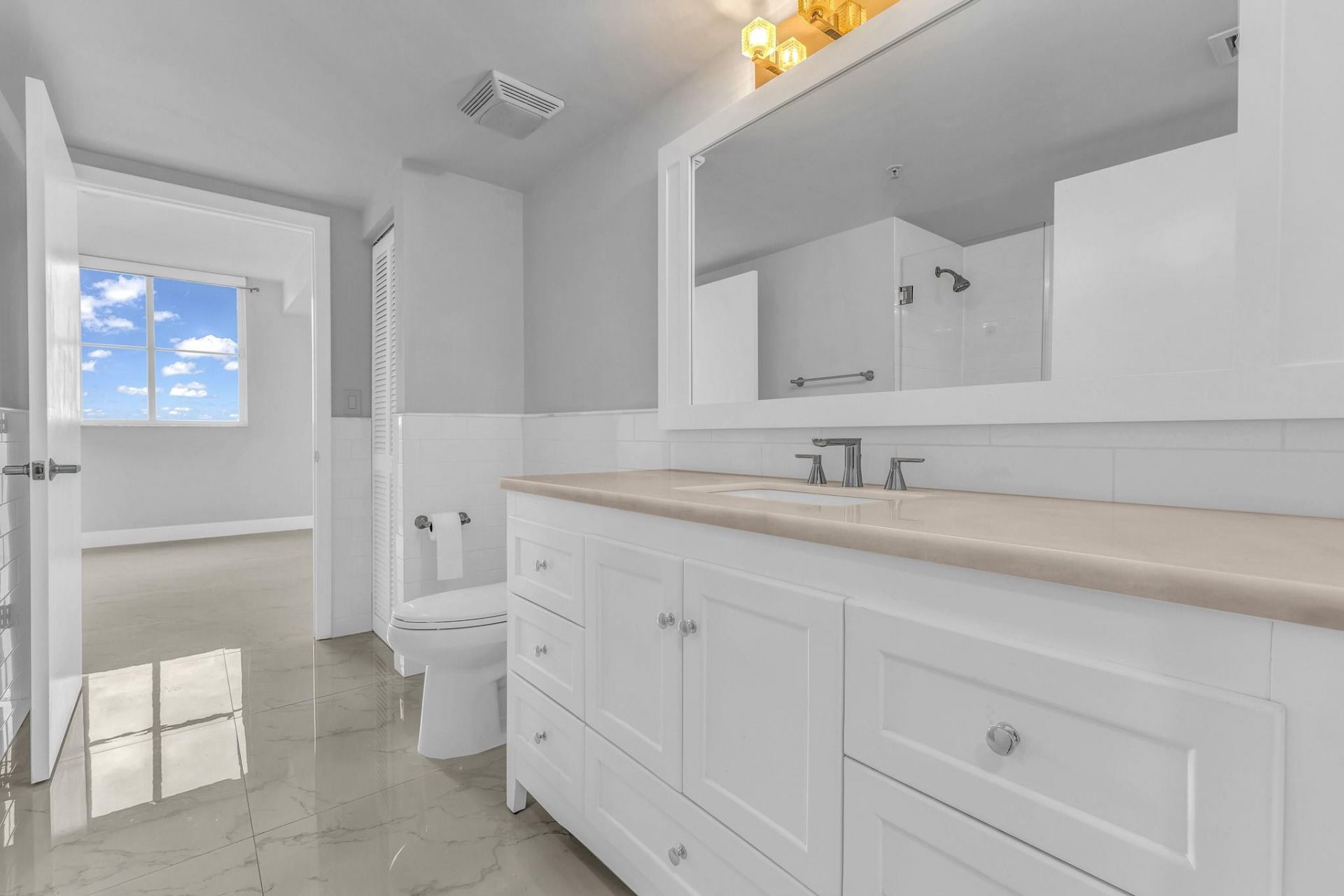 3020 NE 32nd Street, Unit 905, Fort Lauderdale, FL 33306 Photo