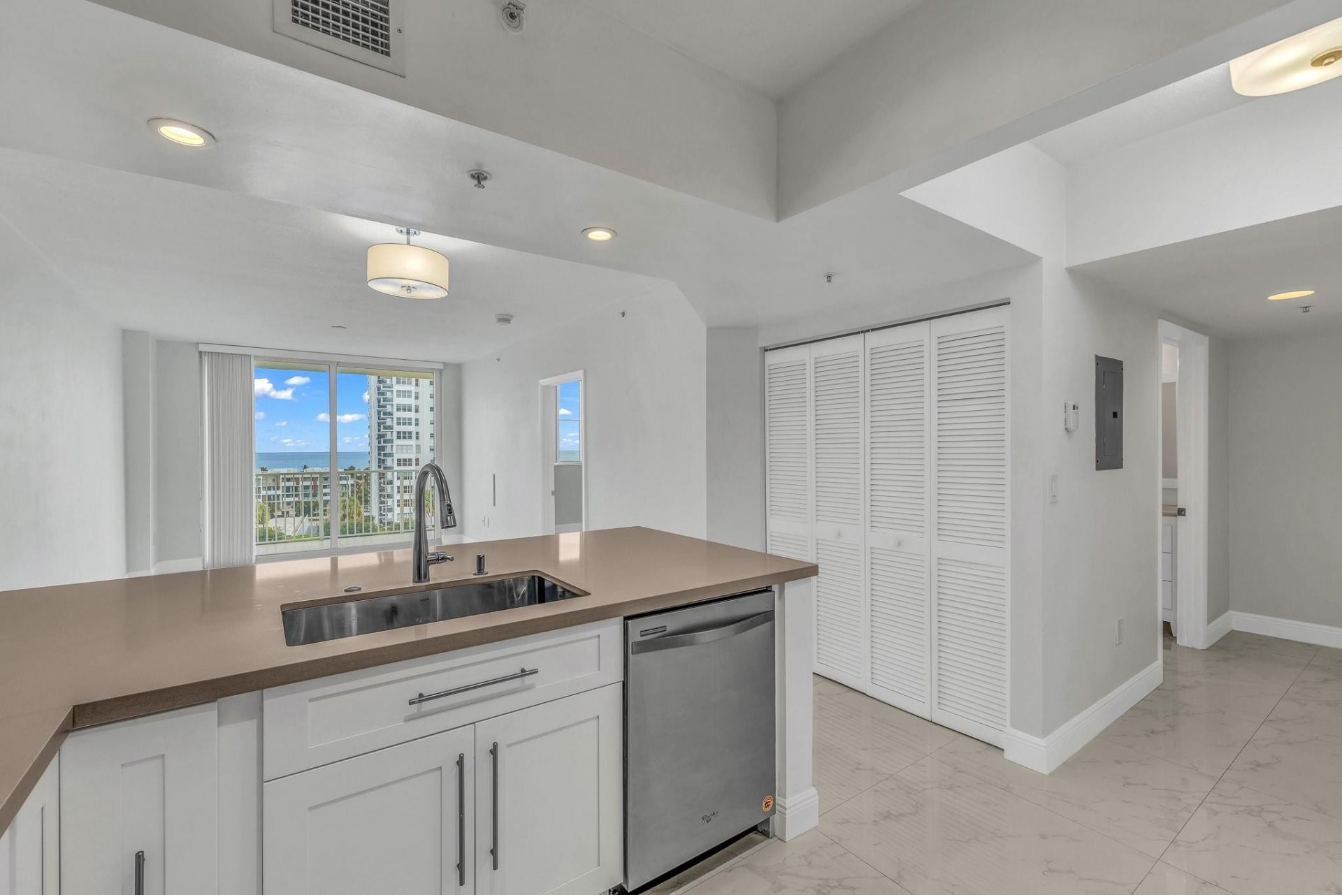 3020 NE 32nd Street, Unit 905, Fort Lauderdale, FL 33306 Photo