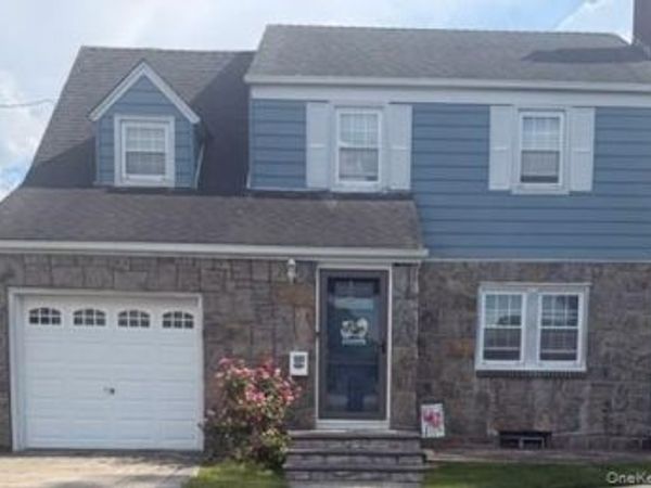 1020 Garden Place, Baldwin, NY 11510