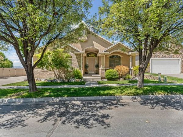 10489 N COLONIAL DR W, Cedar Hills, UT 84062