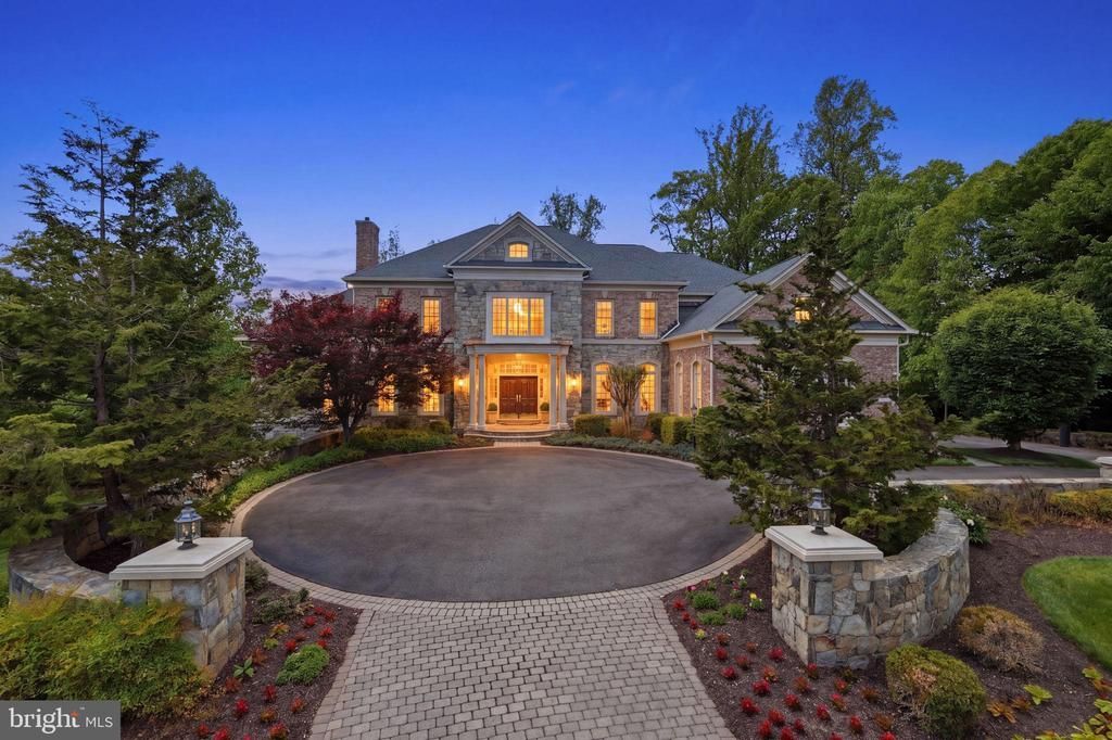 7818 CROWNHURST COURT, MCLEAN, VA 22102