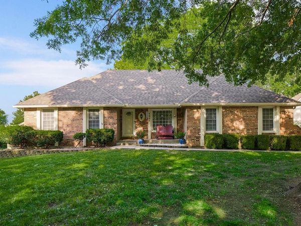 1801 NE Abbey Lane, Lee's Summit, MO 64086