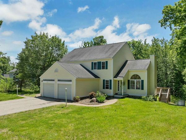 210 Kent Farm Road, Unit 2, Hampstead, NH 03841