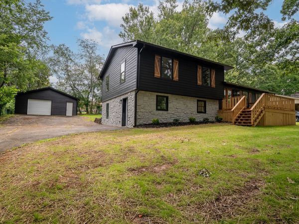 1615 Deer Hollow Dr , Lawrenceburg, TN 38464