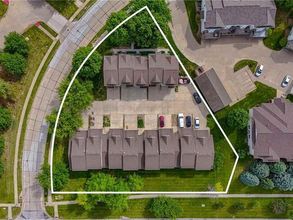 1003-1049 Scott Park Drive, Unit 13 Total U, Iowa City, IA 52245