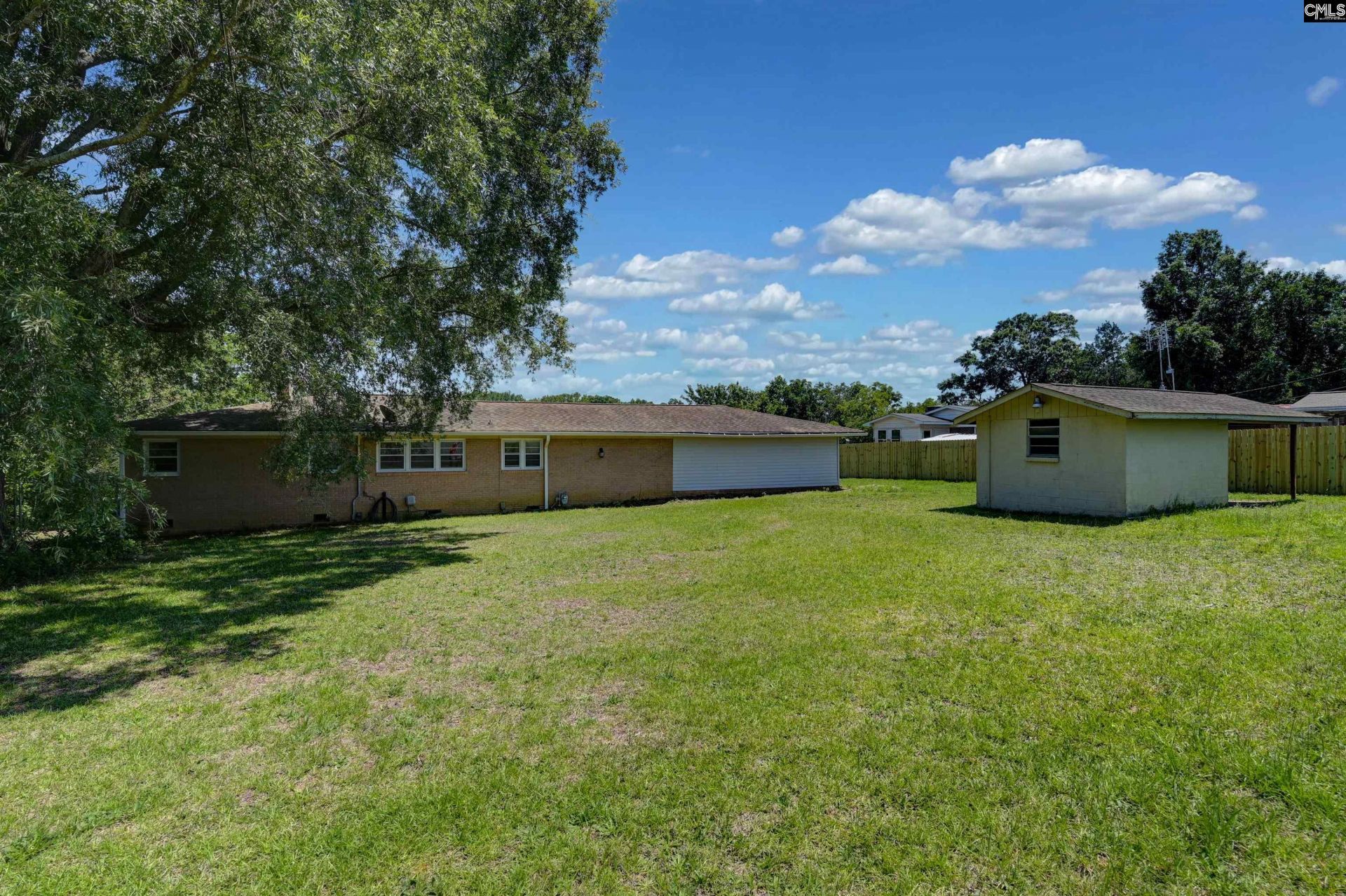 303 Nell Street  Photo 11