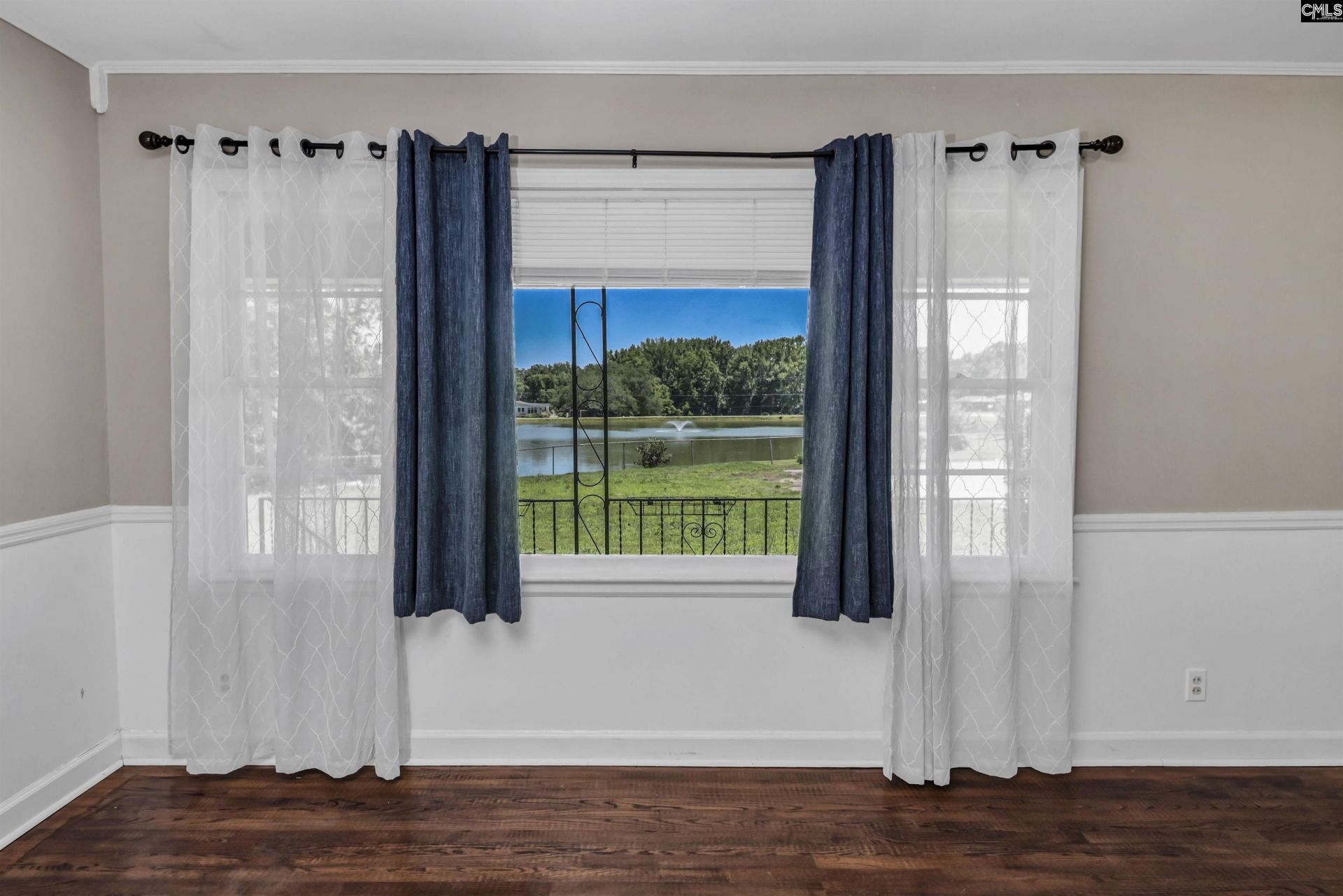 303 Nell Street  Photo 14
