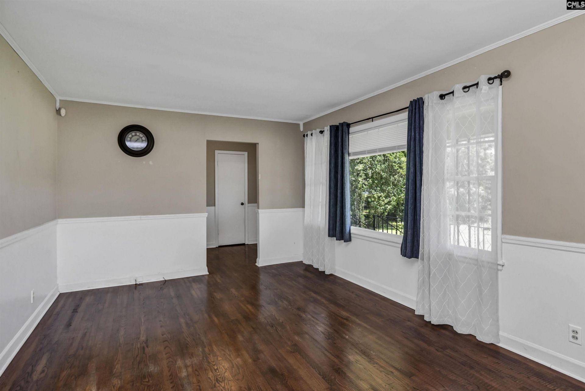 303 Nell Street  Photo 15