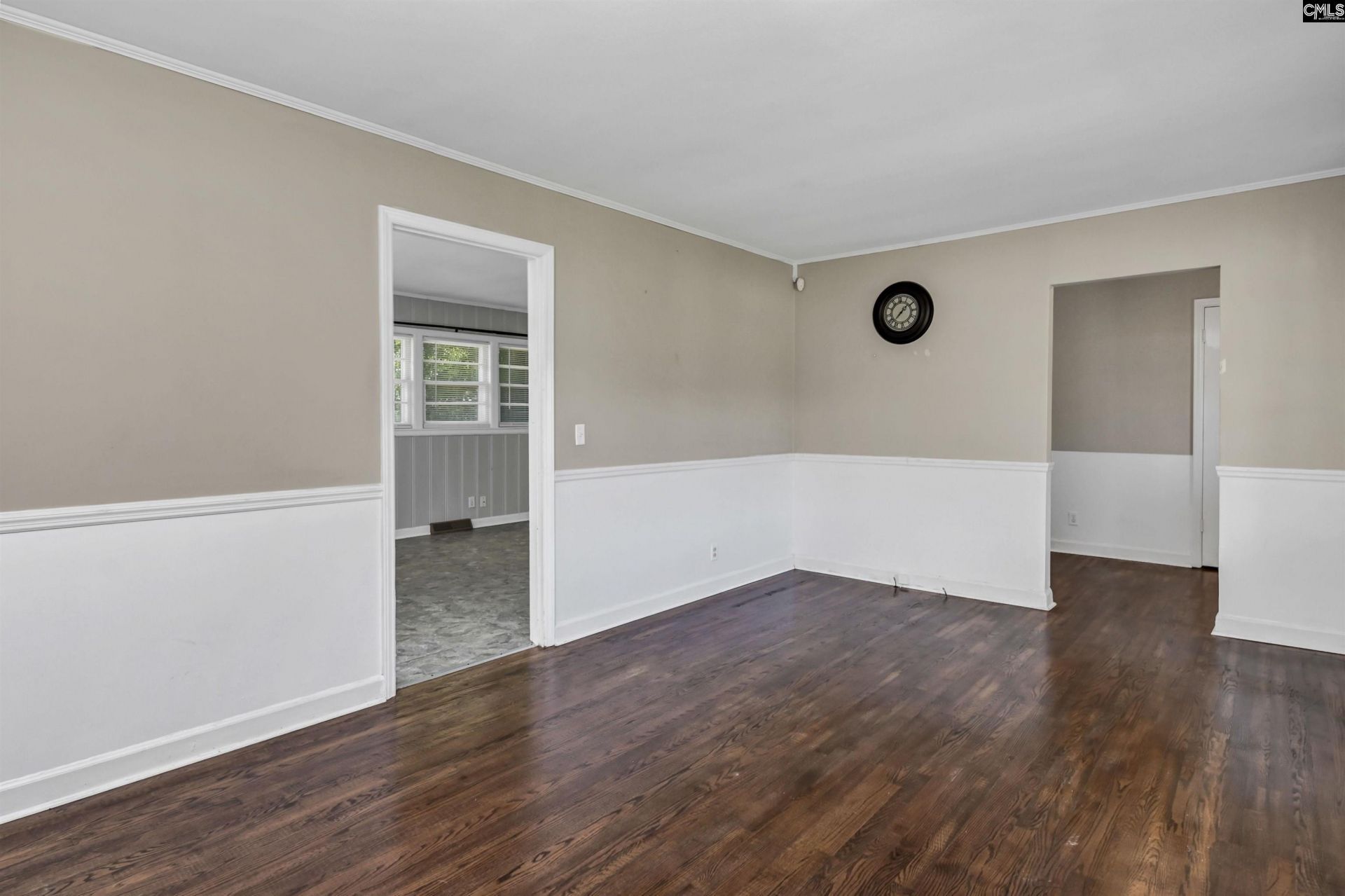 303 Nell Street  Photo 16
