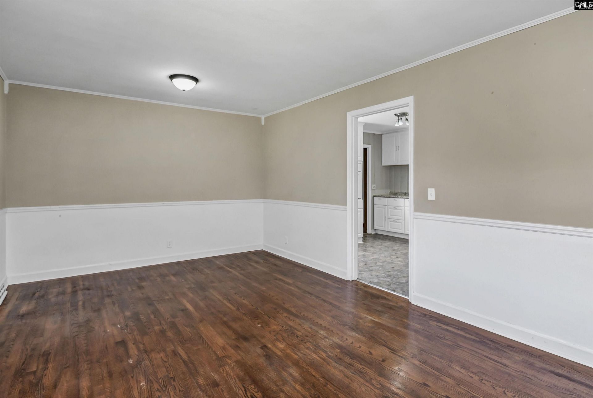 303 Nell Street  Photo 17