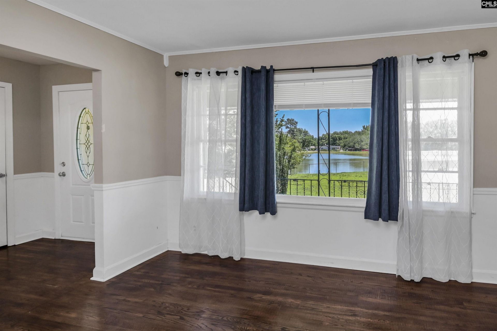 303 Nell Street  Photo 18