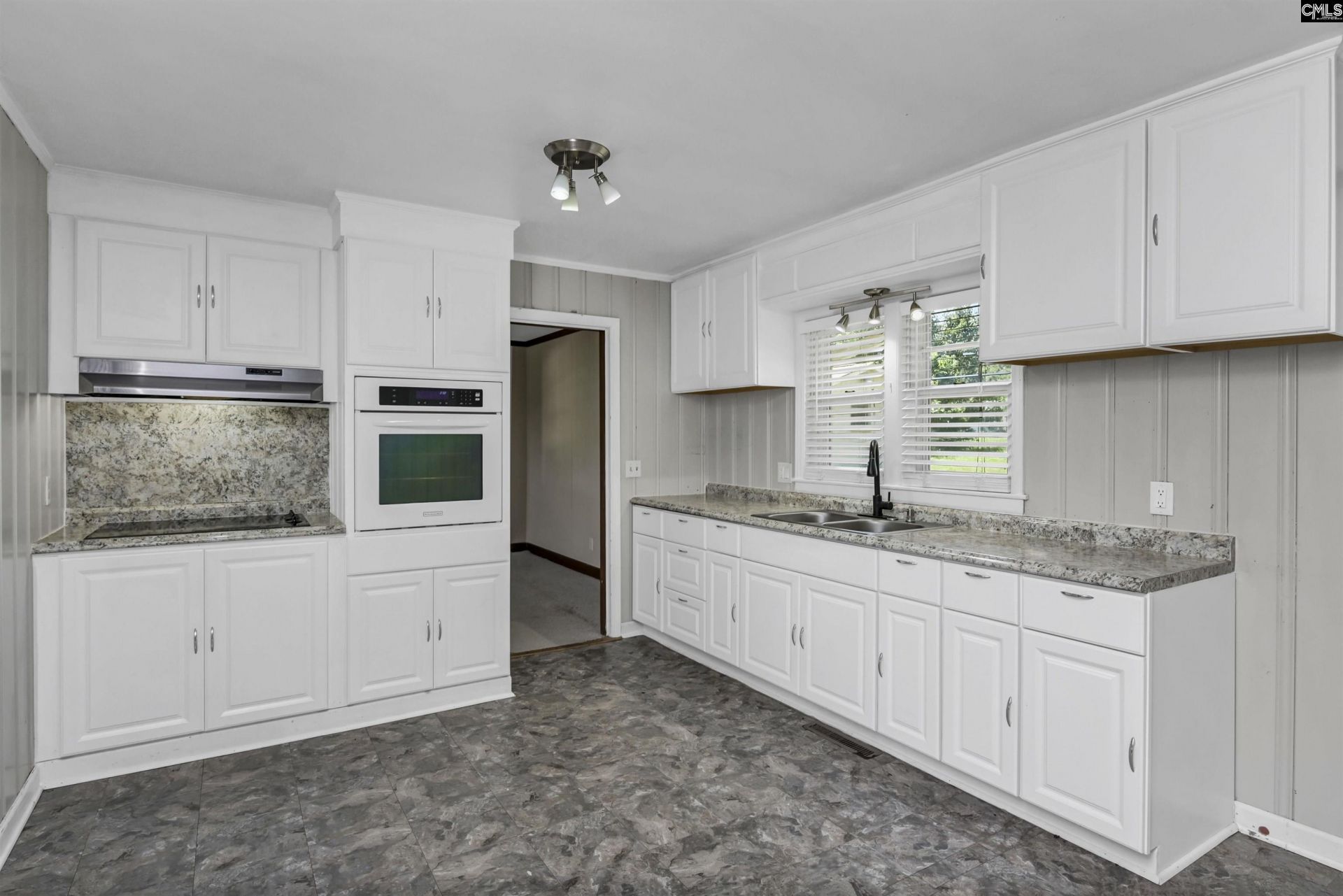 303 Nell Street  Photo 21