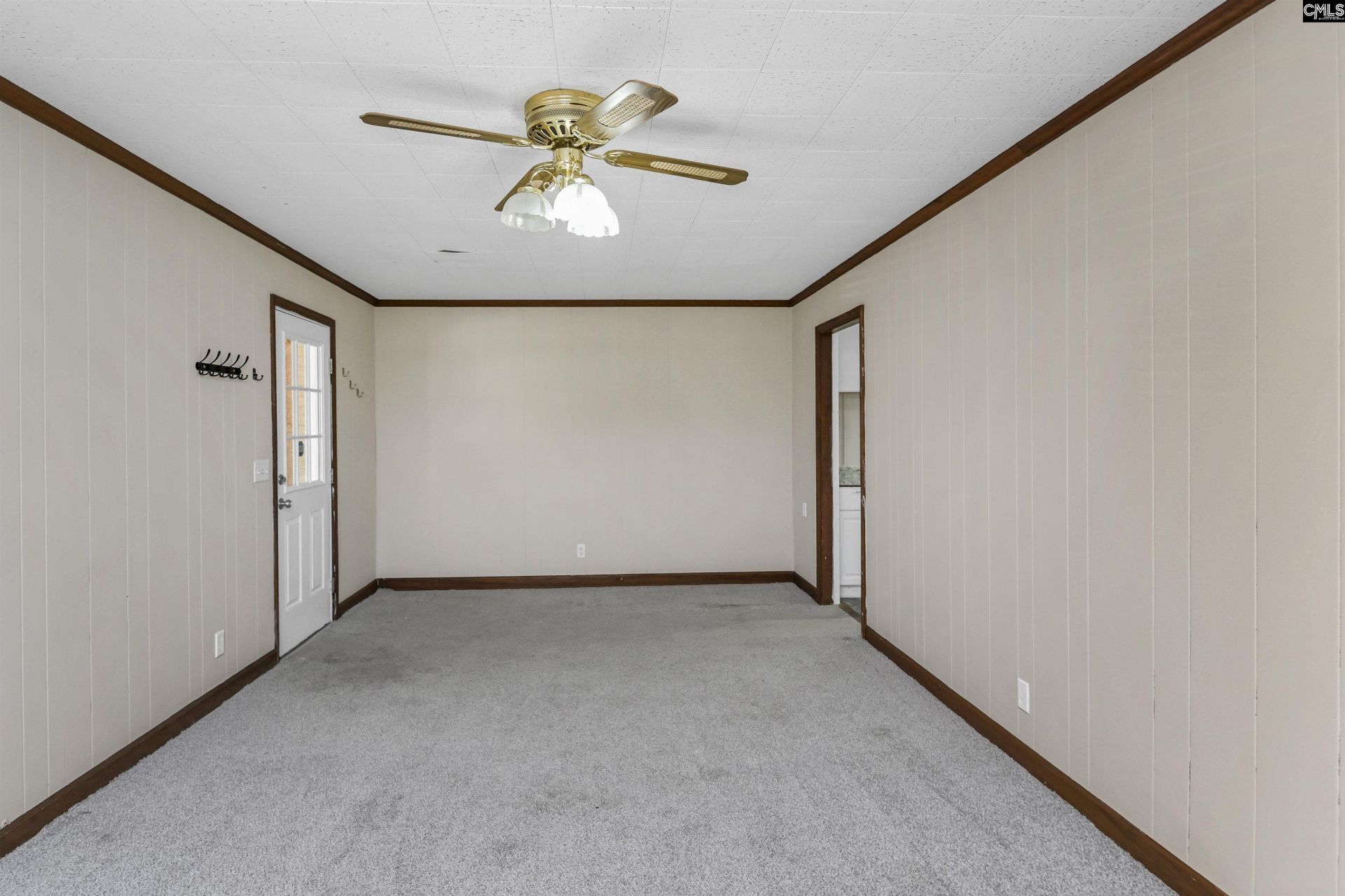 303 Nell Street  Photo 23