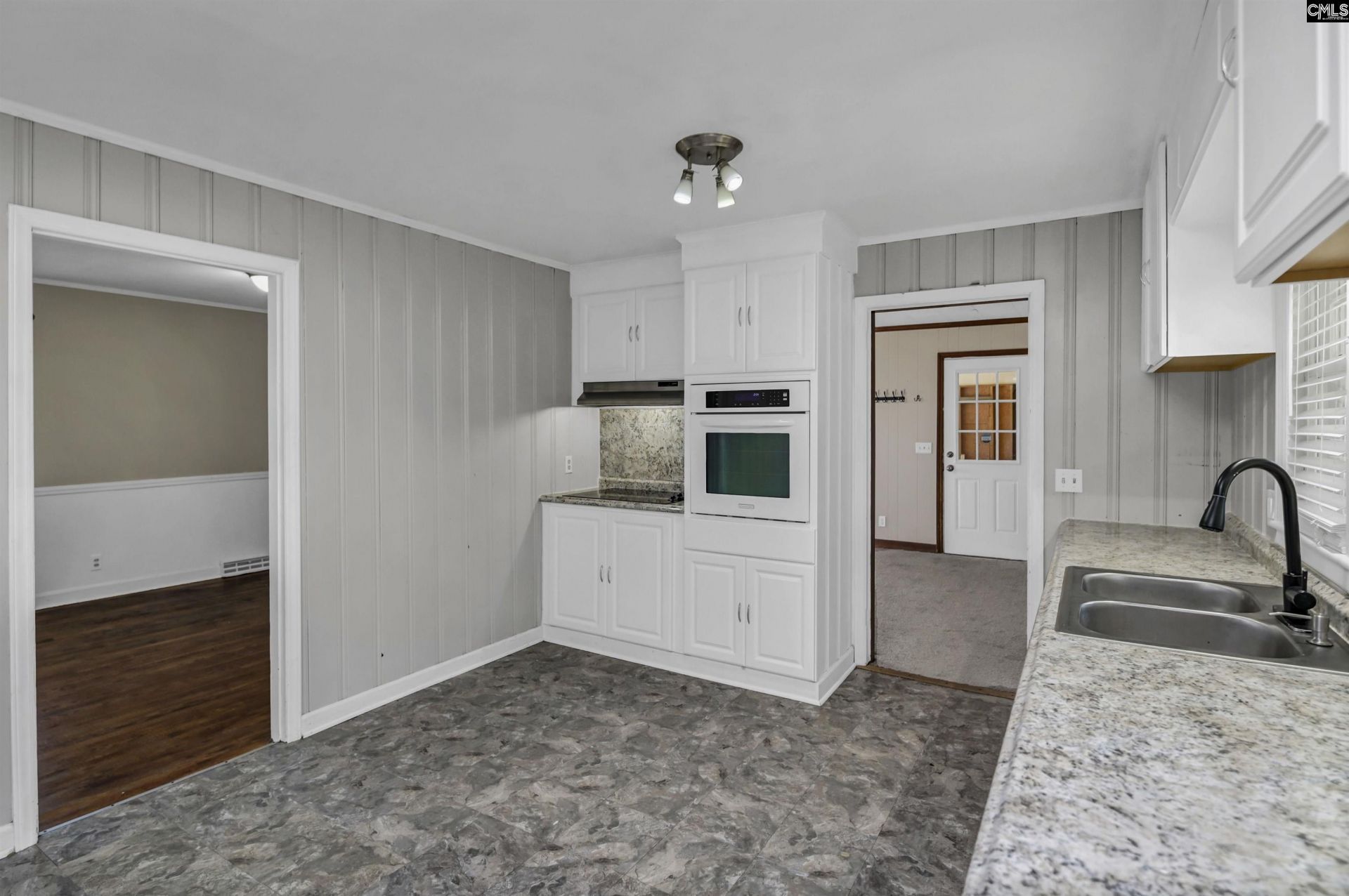 303 Nell Street  Photo 29