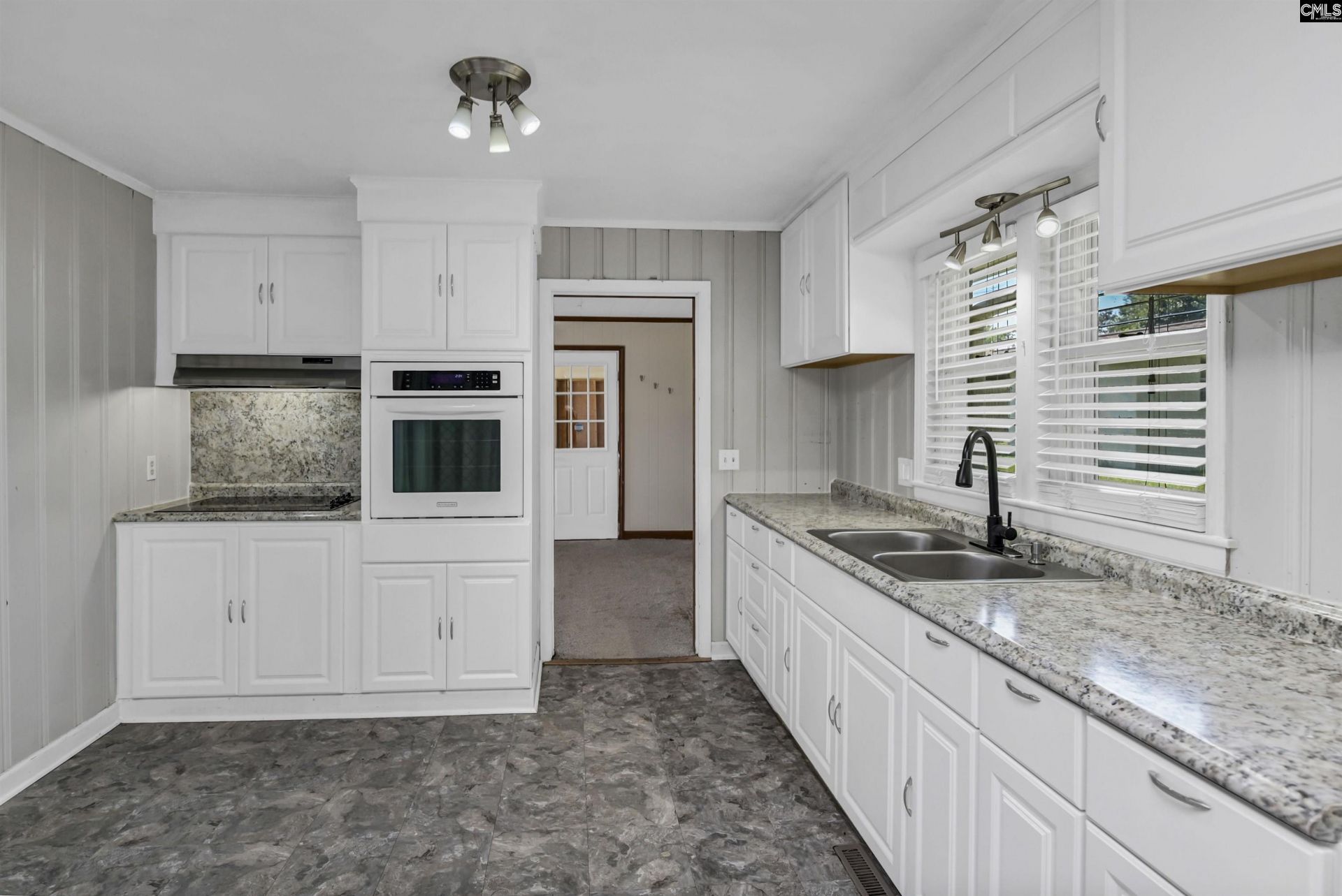 303 Nell Street  Photo 30