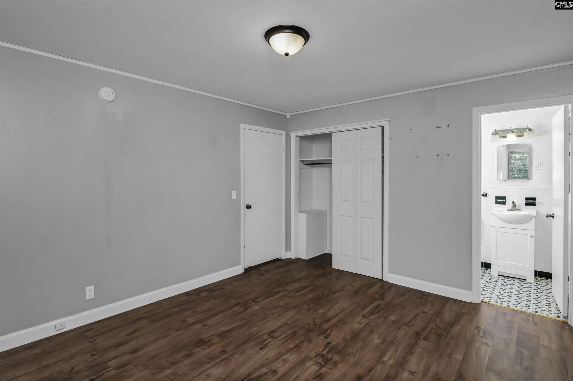 303 Nell Street  Photo 36