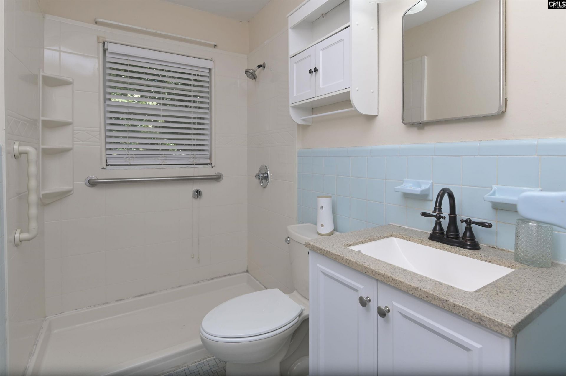 303 Nell Street  Photo 39