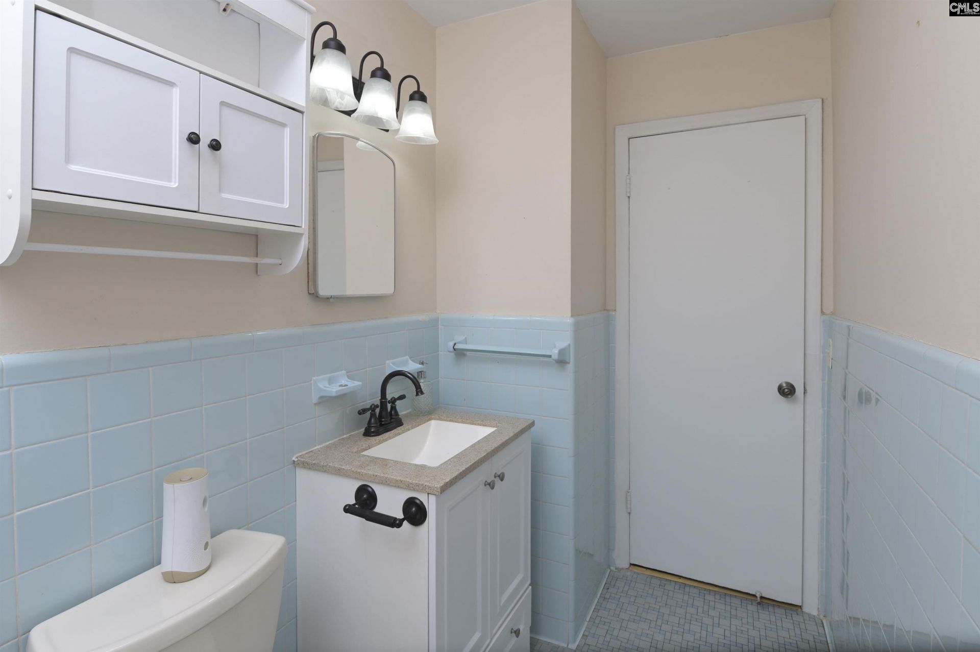 303 Nell Street  Photo 41