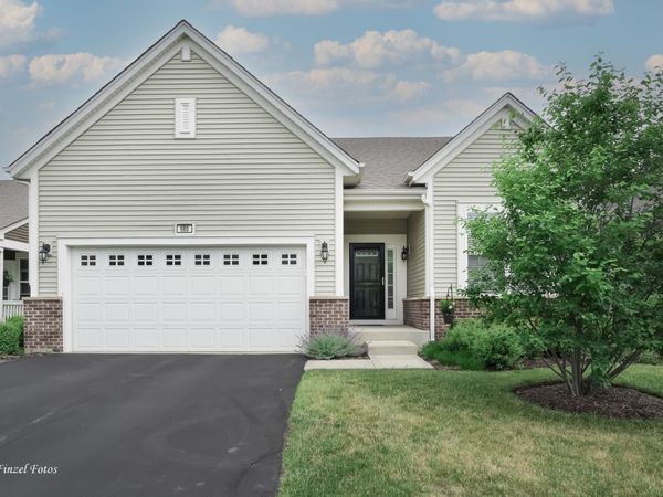 980 Prescott Lane , Pingree Grove, IL 60140