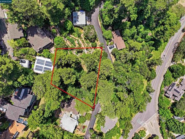 6716 Gunn Dr, Oakland, CA 94611