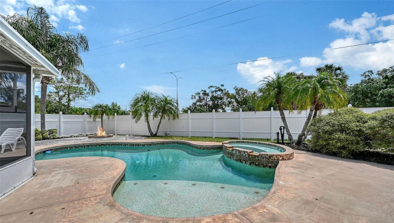 3681 Stokes Dr Drive, Sarasota, FL 34232 Photo