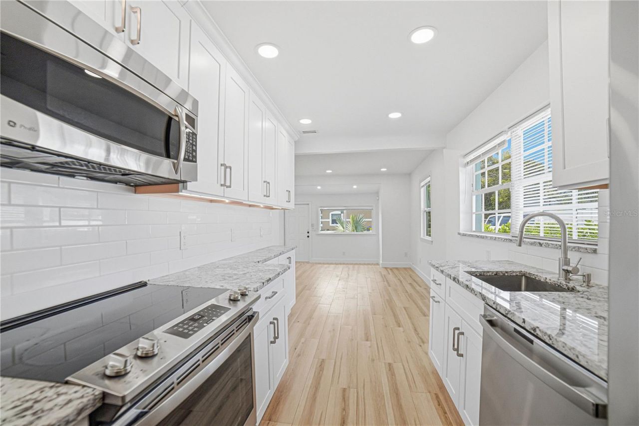 335 NE 12th Avenue, Boynton Beach, FL 33435 Photo