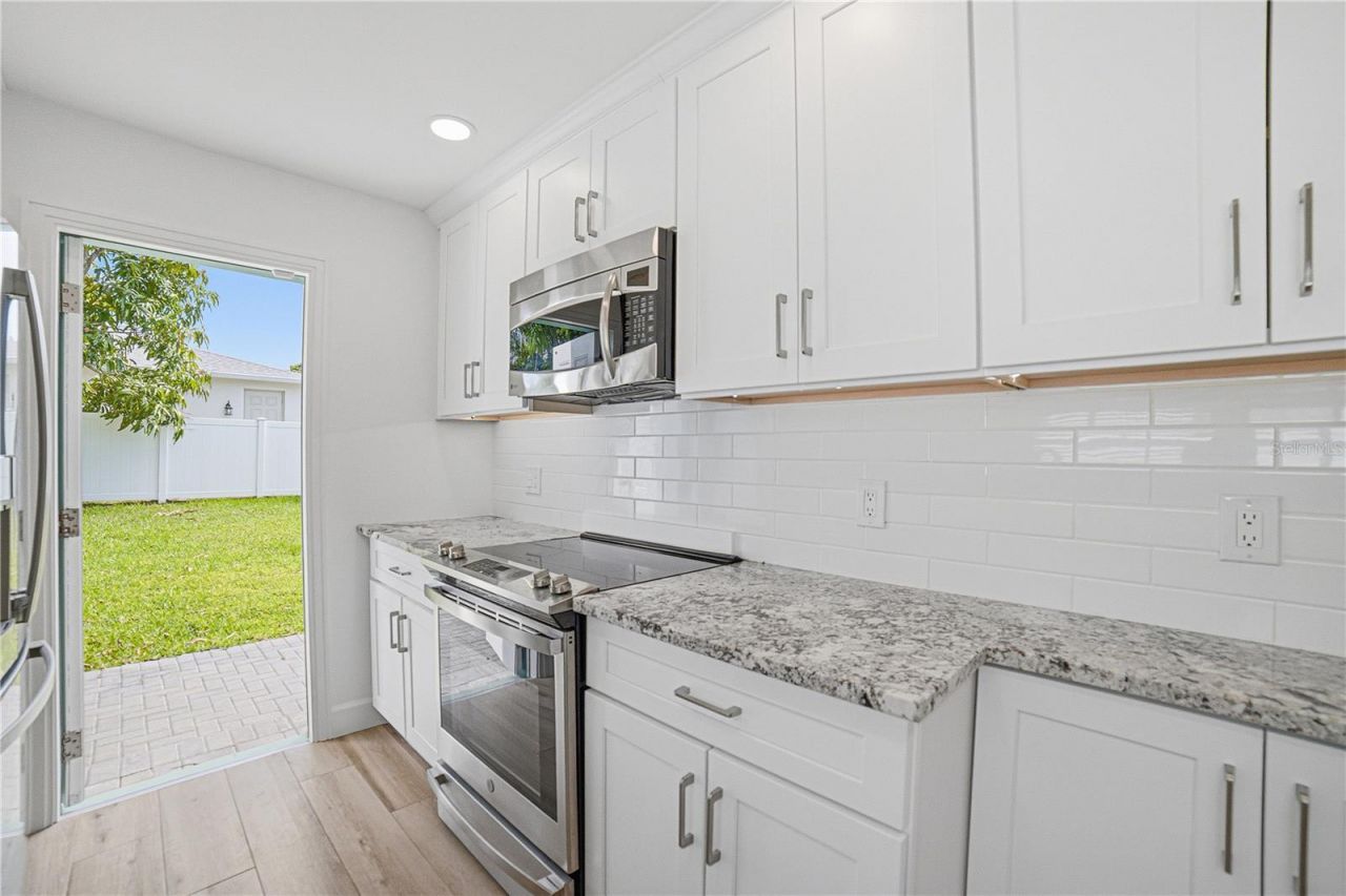 335 NE 12th Avenue, Boynton Beach, FL 33435 Photo