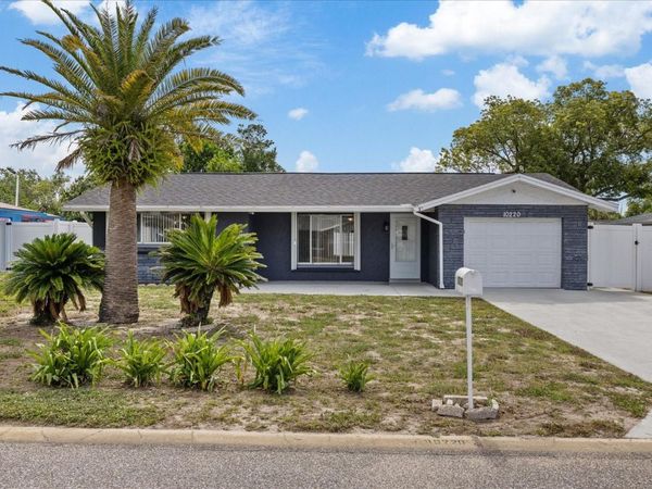 10220 OAK HILL DRIVE , PORT RICHEY, FL 34668