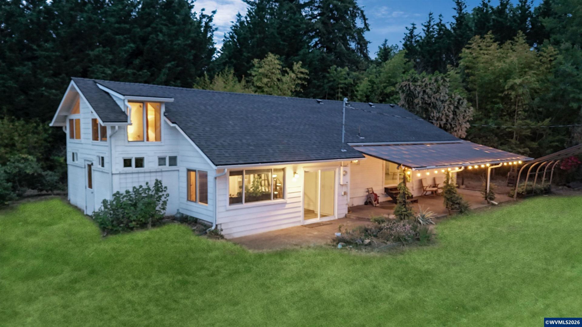 122 NE Crane Ln, Corvallis, OR 97330 Main Photo