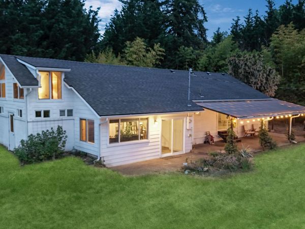 122 NE Crane Ln, Corvallis, OR 97330