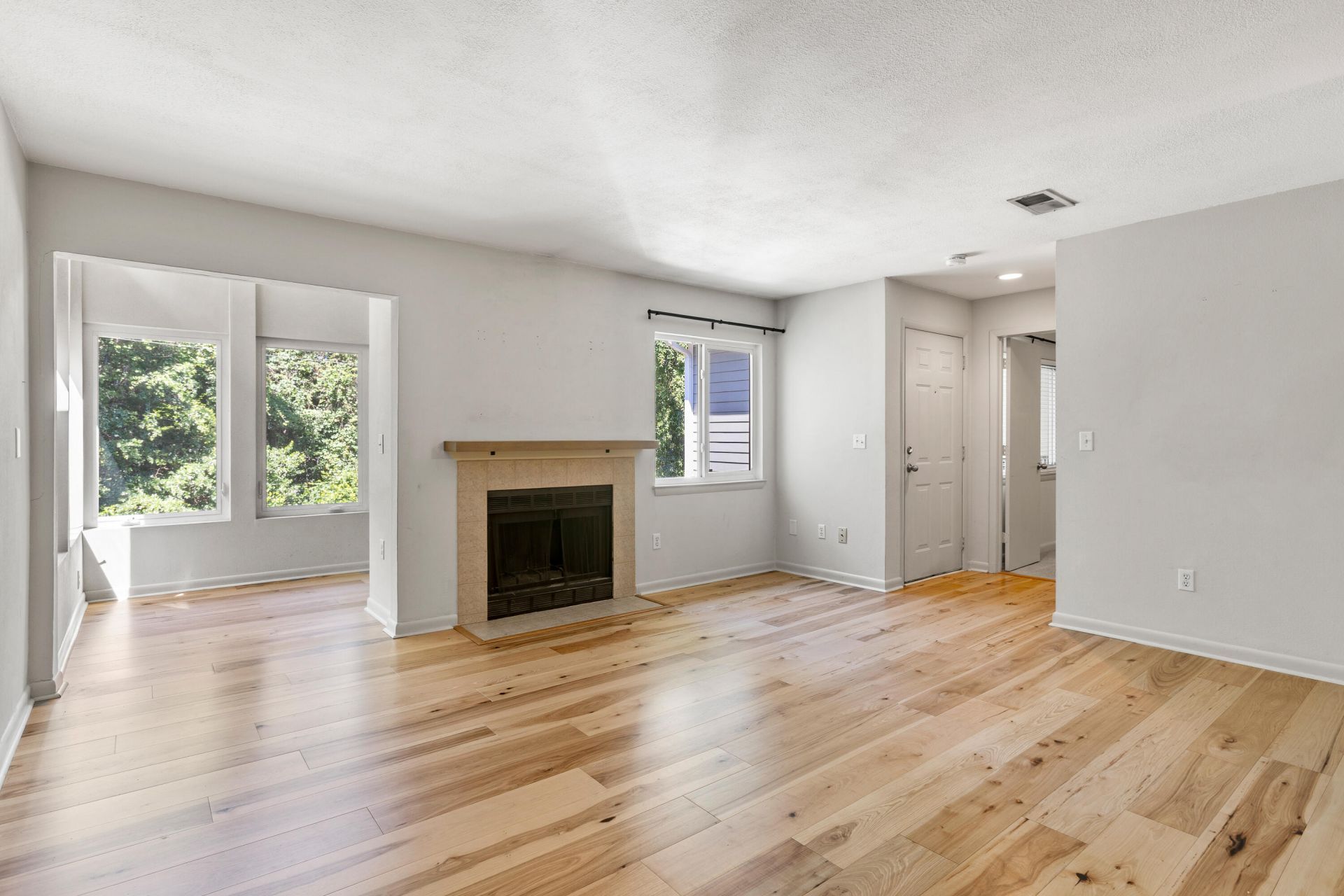 272 Alexandra Drive Photo 22