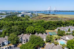 272 Alexandra Drive photo 4