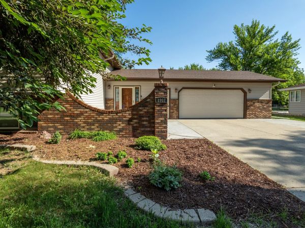 1907 25 1/2 Avenue S, Fargo, ND 58103