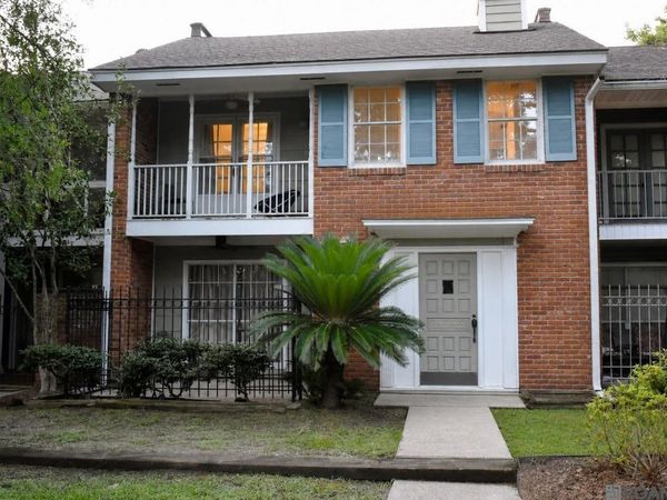 5213 Heatherstone Dr, Baton Rouge, LA 70820