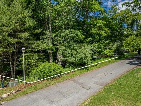404 Hearthstone Ct, Montague, NJ 07827