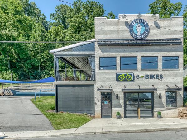 640 East Maple Street, Johnson City, TN 37601