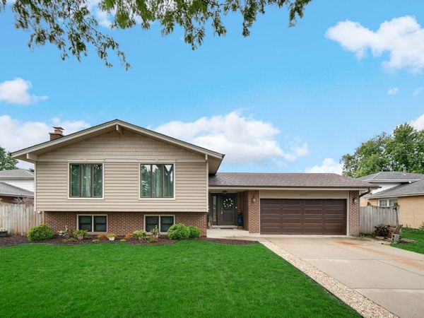 1629 Claremont Drive , Darien, IL 60561