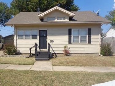 207 NW Cheyenne Avenue , Bartlesville, OK 74003